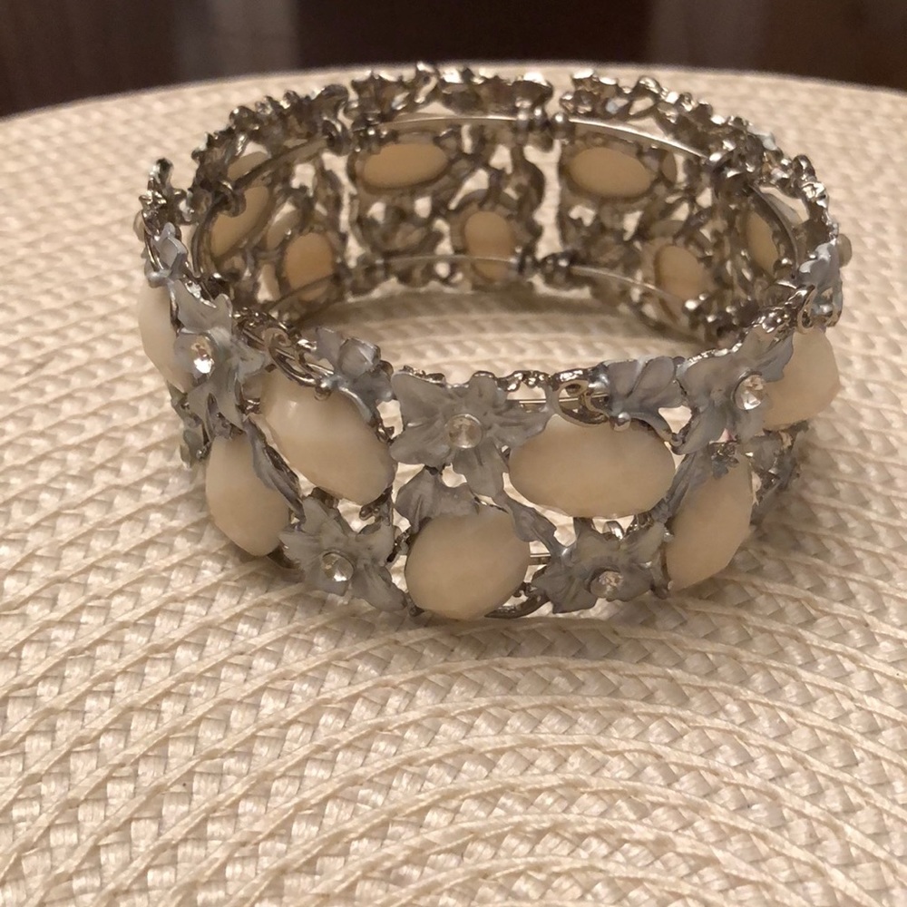 Wide Cuff Bracklet lovely